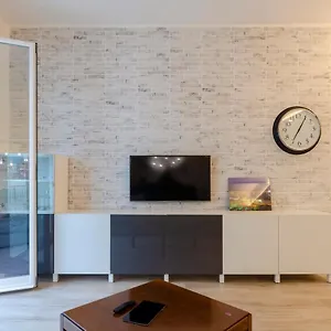 Joivy Spacious 2-bedroom Flat With Balcony Near In , Sestri Levante Italia